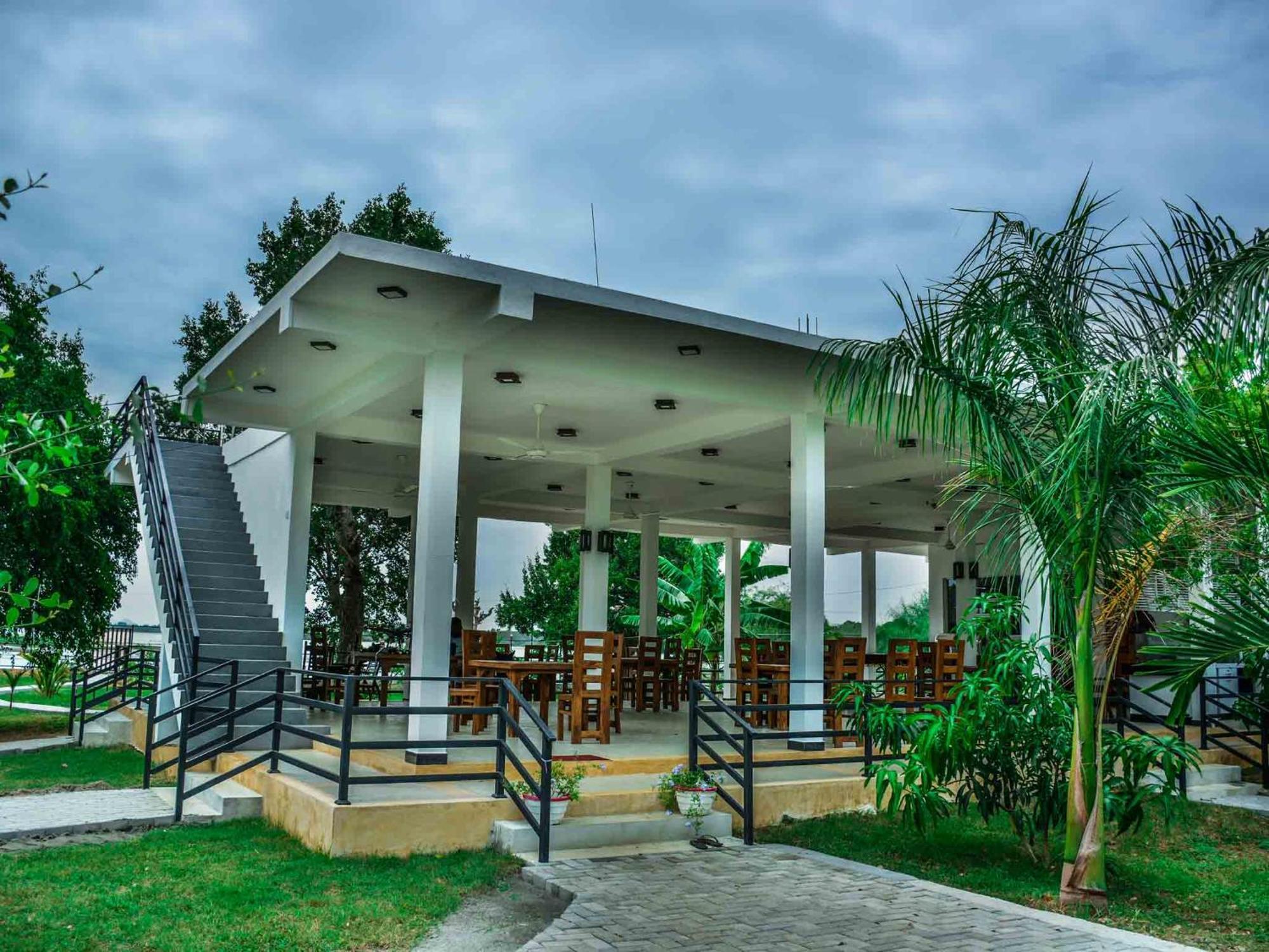 Lake Villa Resort Tissamaharama Extérieur photo