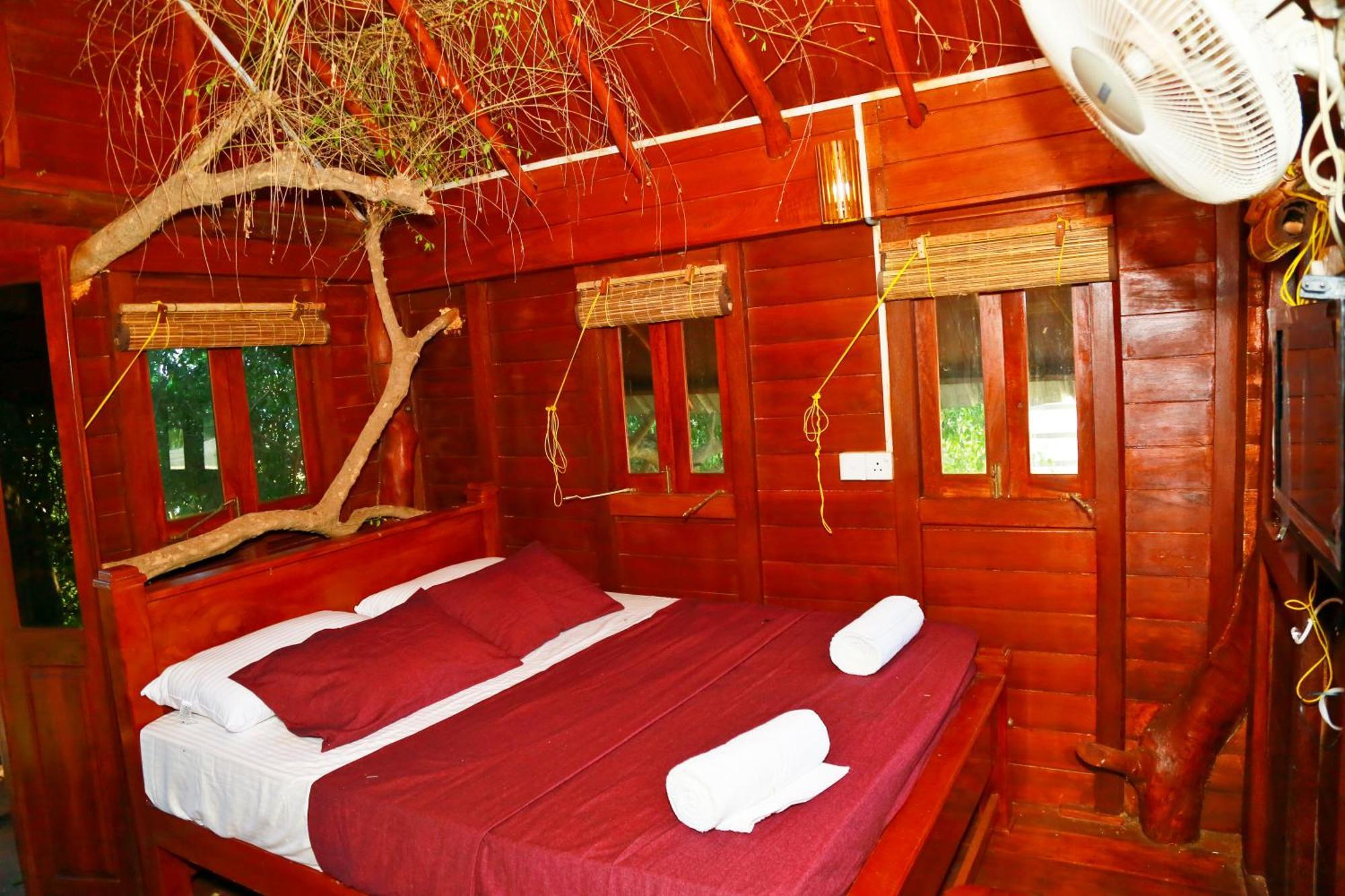 Lake Villa Resort Tissamaharama Extérieur photo