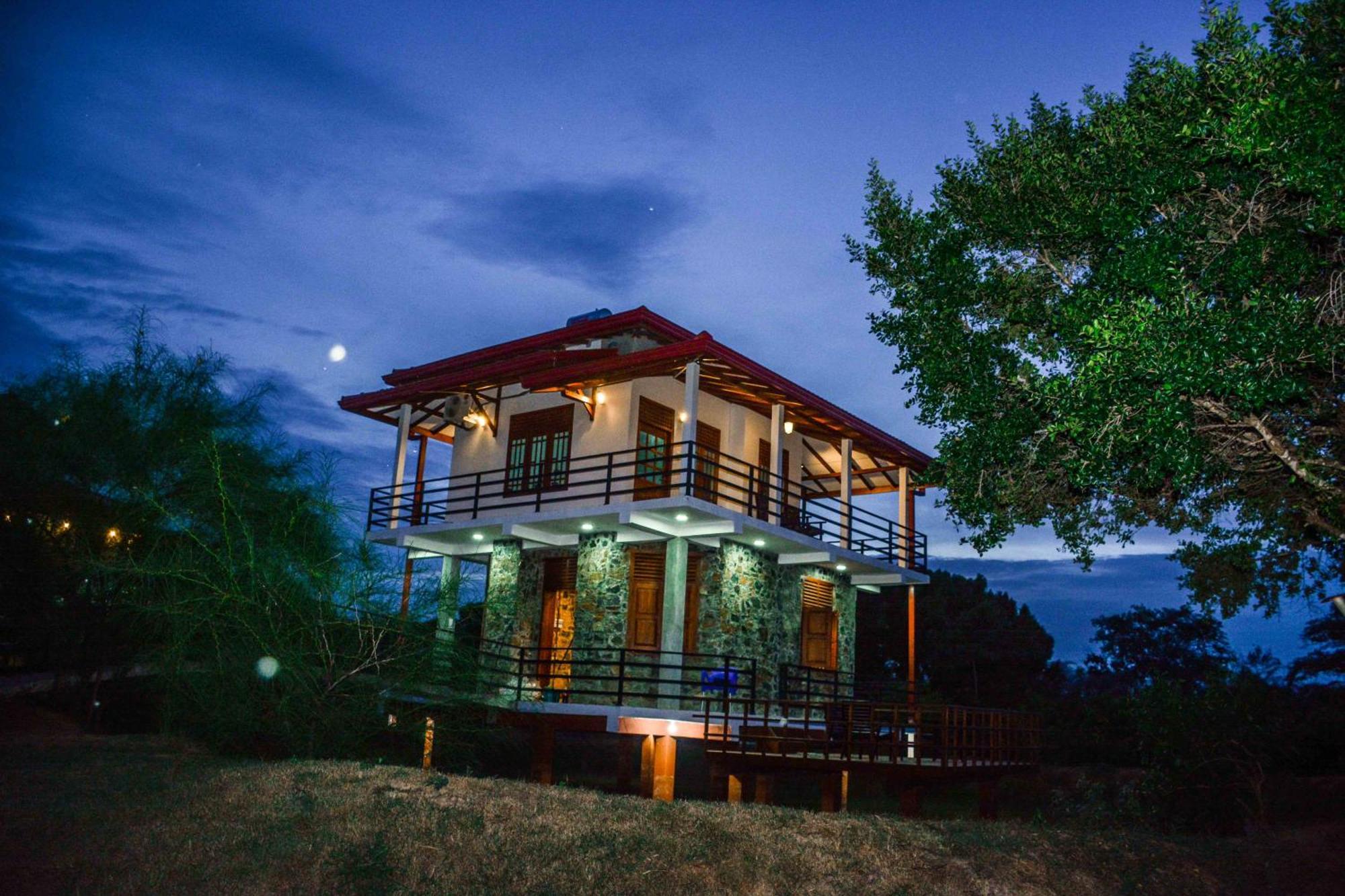 Lake Villa Resort Tissamaharama Extérieur photo